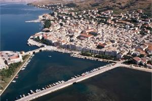 Charter-Kroatien-Sukosan: Die Insel Pag ist vor allem für ihren Schafskäse berühmt